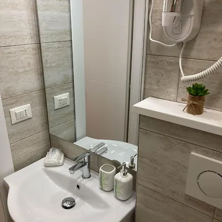 - Indipendenza 36 Apartamento *
