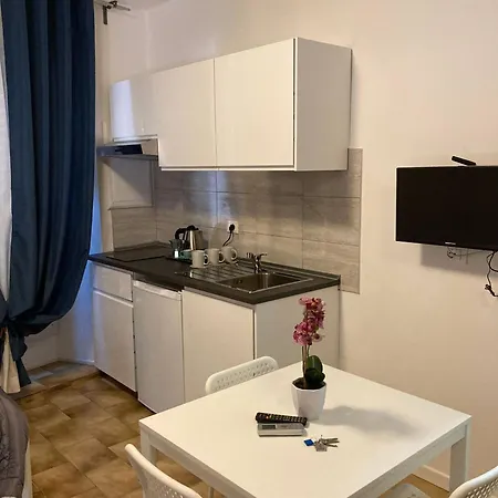 - Indipendenza 36 Apartment