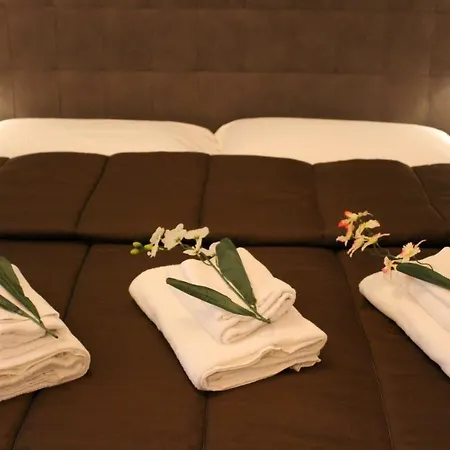 - Indipendenza 36 Appartement